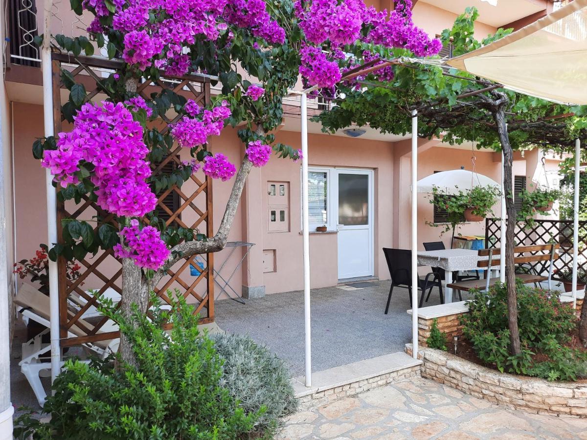 Apartment Nino In Póla Kültér fotó